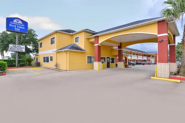 Photo 1 - Americas Best Value Inn Baytown