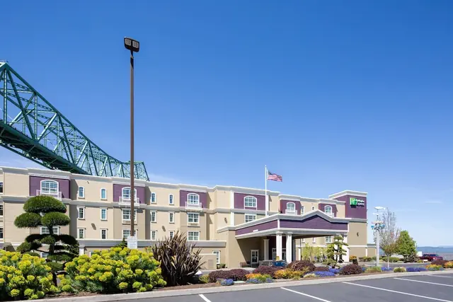Photo 1 - Holiday Inn Express & Suites Astoria by IHG