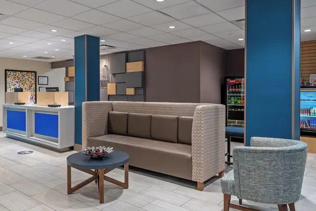 Photo 1 - Holiday Inn Express Hotel & Suites Woodbridge by IHG