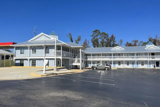 Photo 1 - Key West Inn - Millbrook