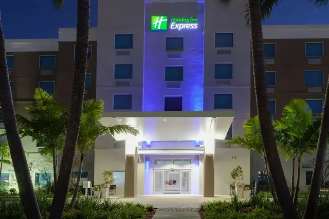 Photo 1 - Holiday Inn Express Hotel & Suites Ft Lauderdale Airport/Cru by IHG