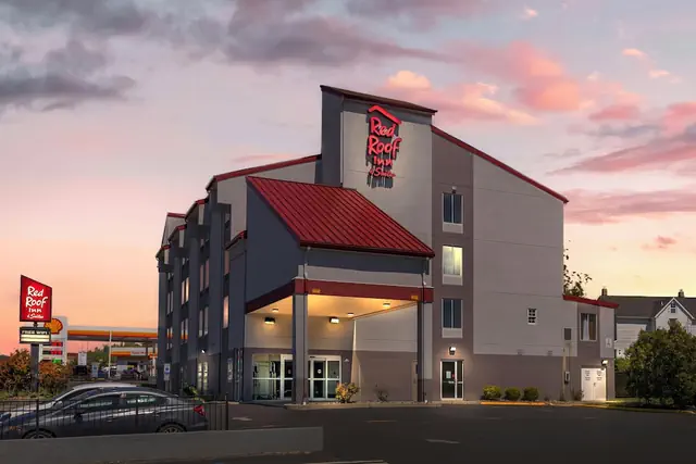 Photo 1 - Red Roof Inn & Suites Philadelphia - Bellmawr