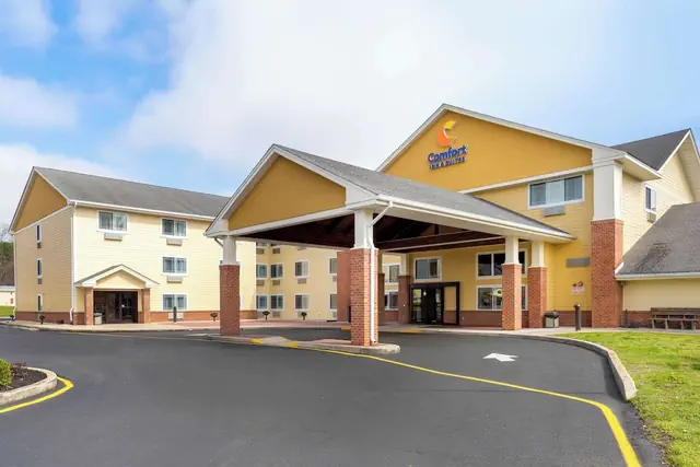 Photo 1 - Comfort Inn & Suites Milford