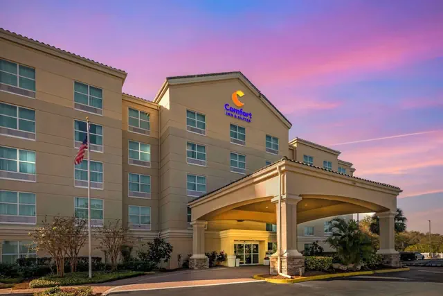 Photo 1 - Comfort Inn & Suites Tavares North