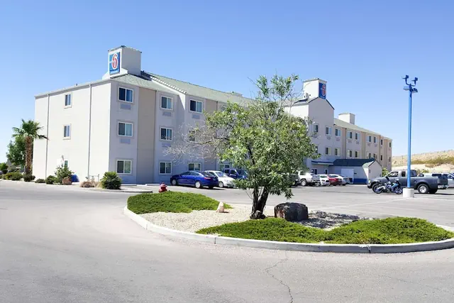 Photo 1 - Motel 6 Las Cruces, NM - Telshor