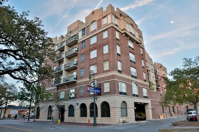 Photo 1 - Hilton Garden Inn Savannah Historic District