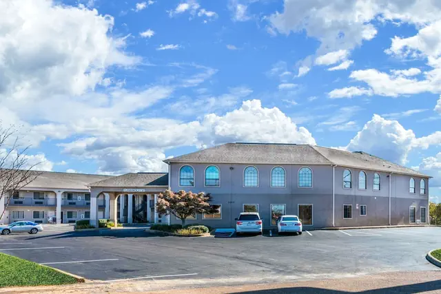 Photo 1 - Econo Lodge Inn & Suites Horn Lake - Southhaven