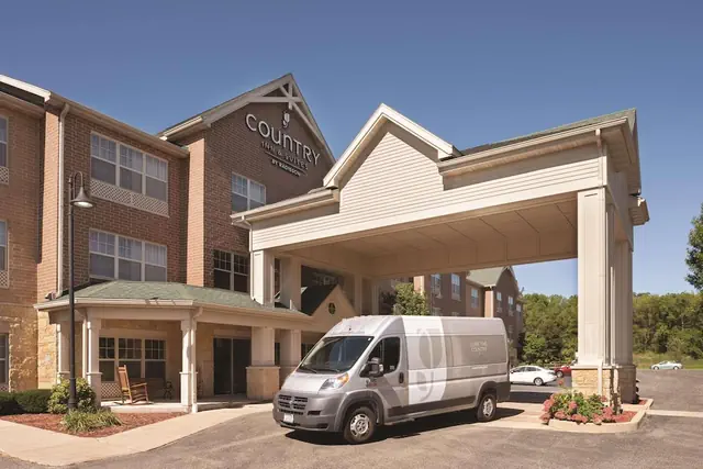 Photo 1 - Country Inn & Suites by Radisson, Madison Southwest, WI
