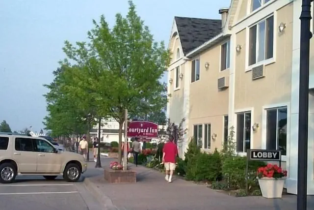 Photo 1 - Court Plaza Inn & Suites