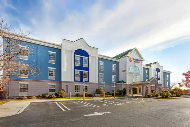 Photo 1 - Comfort Suites East Brunswick - South River