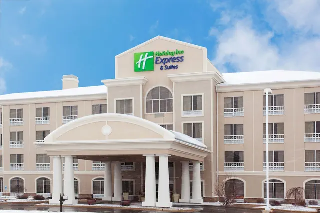 Photo 1 - Holiday Inn Express Hotel & Suites Rockford-Loves Park by IHG