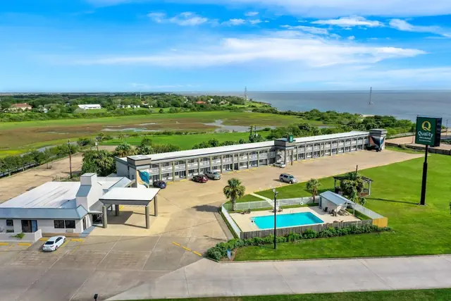 Photo 1 - Quality Inn & Suites Port Lavaca near Lighthouse Beach