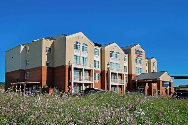 Photo 1 - Fairfield Inn & Suites by Marriott Fairfield Napa Valley