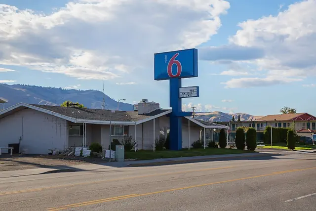 Photo 1 - Motel 6 Wenatchee, WA