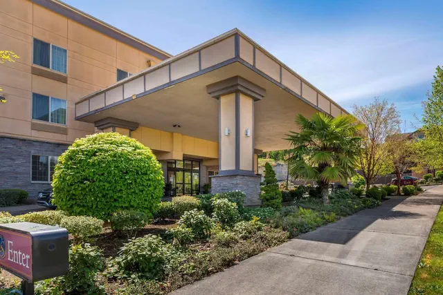 Photo 1 - Comfort Suites Eugene University
