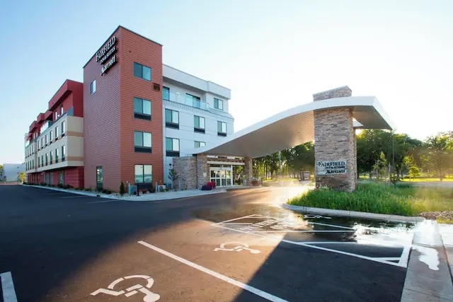 Photo 1 - Fairfield Inn & Suites by Marriott Detroit Lakes
