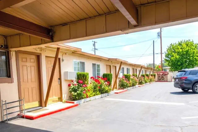 Photo 1 - Santa Fe Motel Tehachapi by Hotel O