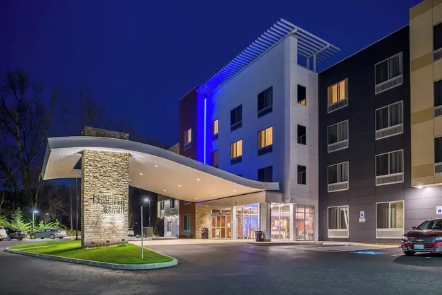 Photo 1 - Fairfield Inn & Suites by Marriott Eugene East/Springfield
