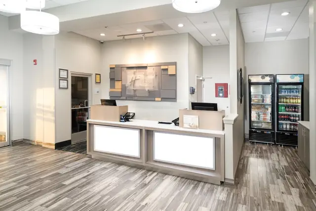 Photo 1 - Holiday Inn Express & Suites Memphis Arpt Elvis Presley Blv by IHG