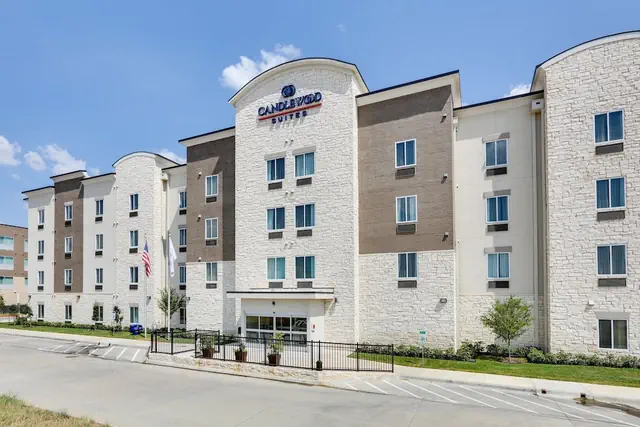 Photo 1 - Candlewood Suites Dallas NW - Farmers Branch by IHG