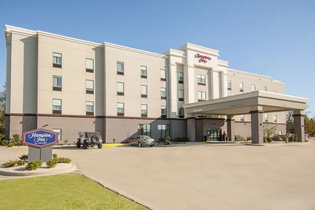 Photo 1 - Hampton Inn Opelousas