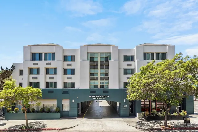 Photo 1 - Gateway Hotel Santa Monica