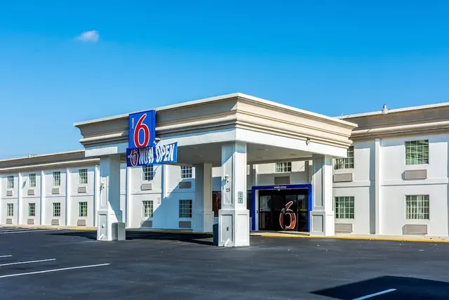 Photo 1 - Motel 6 Petersburg, VA - Fort Lee