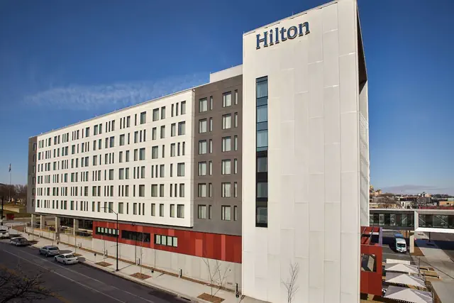 Photo 1 - Hilton Des Moines Downtown