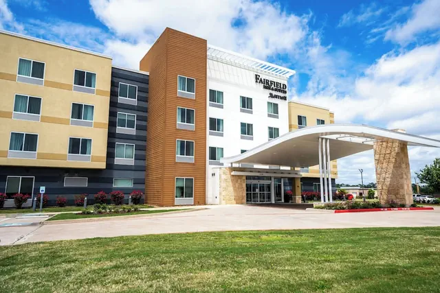 Photo 1 - Fairfield Inn & Suites by Marriott Huntsville