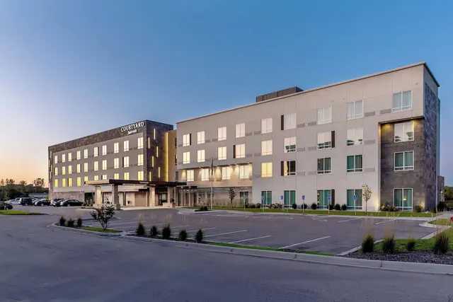Photo 1 - Courtyard by Marriott St Paul Woodbury