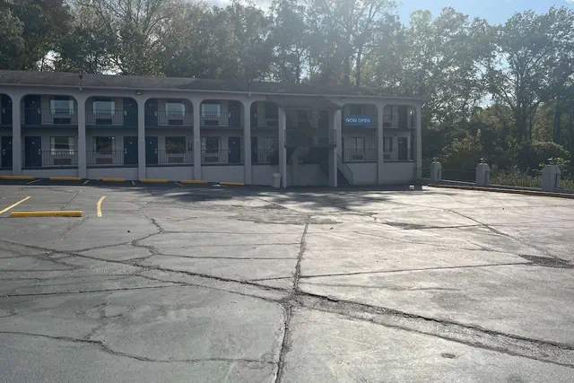 Photo 1 - Motel 6 Vicksburg, MS