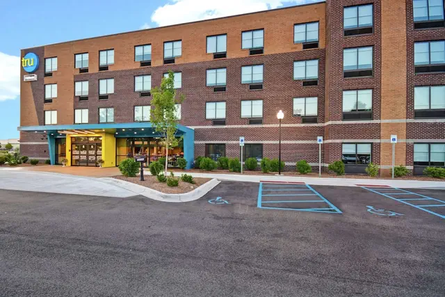Photo 1 - Tru by Hilton Sterling Heights Detroit