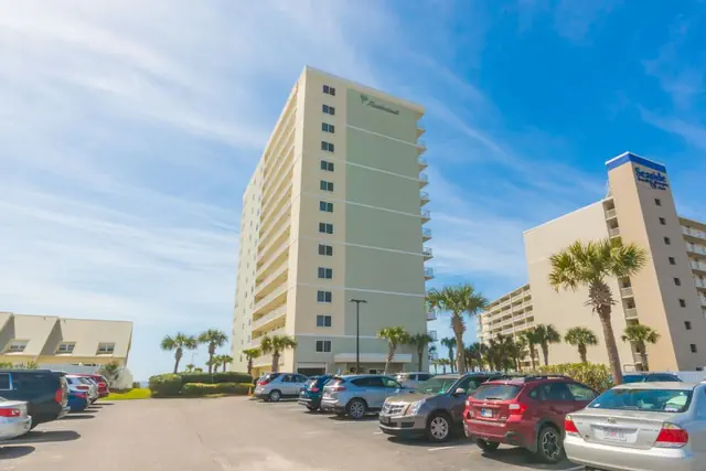 Photo 1 - Tradewinds Condos by Hosteeva