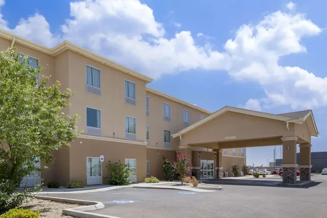Photo 1 - Quality Inn & Suites Carlsbad Caverns Area