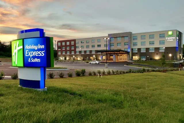 Photo 1 - Holiday Inn Express & Suites Raleigh Airport - Brier Creek by IHG