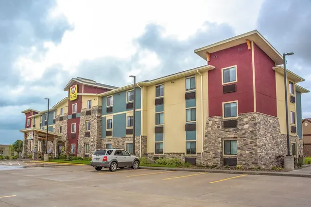 Photo 1 - My Place Hotel - Davenport/Quad Cities IA