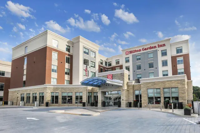 Photo 1 - Hilton Garden Inn Cincinnati Midtown