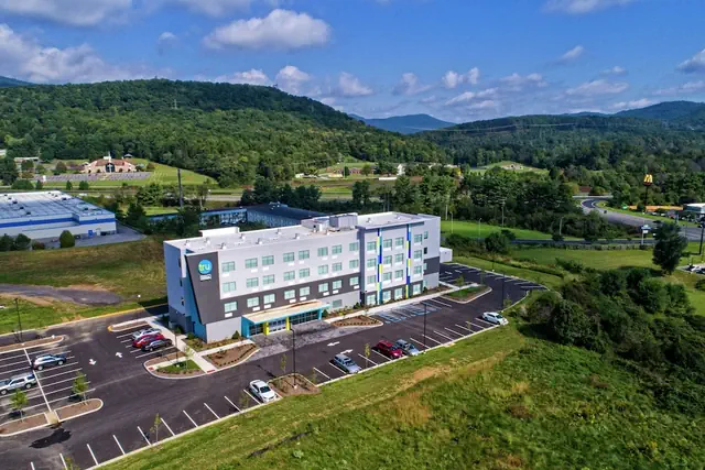 Photo 1 - Tru By Hilton Roanoke Hollins