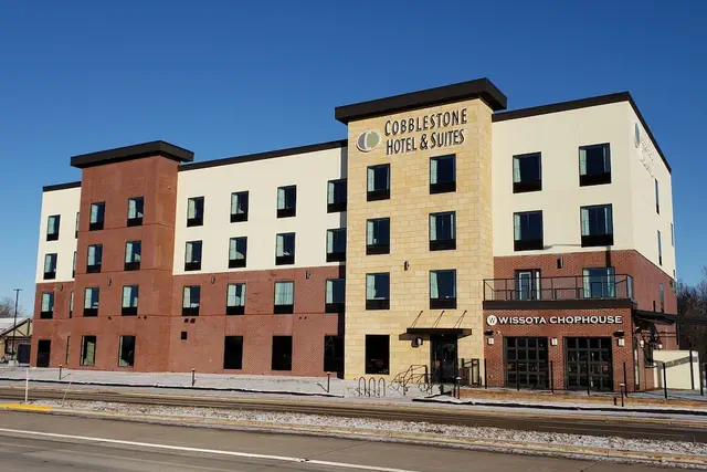 Photo 1 - Cobblestone Hotel & Suites - Appleton International Airport