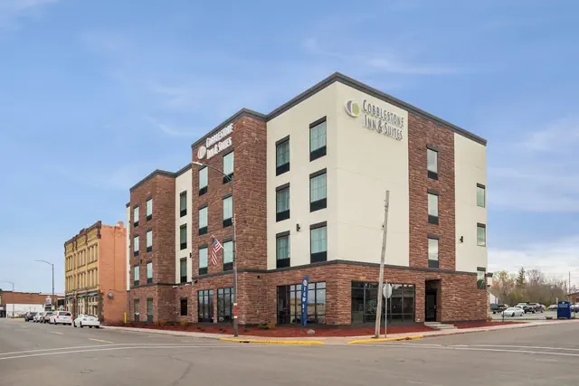 Photo 1 - Cobblestone Inn & Suites - Ashland