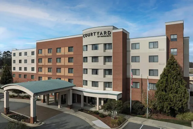 Photo 1 - Courtyard by Marriott Greensboro Airport
