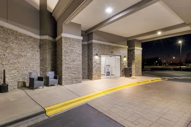 Photo 1 - Hampton Inn & Suites Charlotte Airport