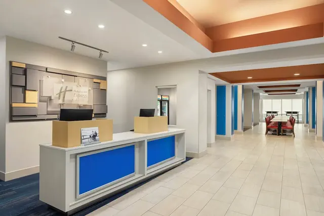 Photo 1 - Holiday Inn Express Hotel & Suites Fort Myers East - The Forum by IHG