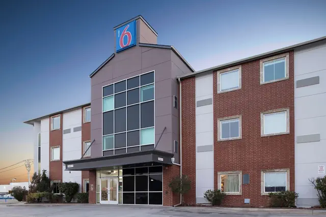 Photo 1 - Motel 6 Norman, OK