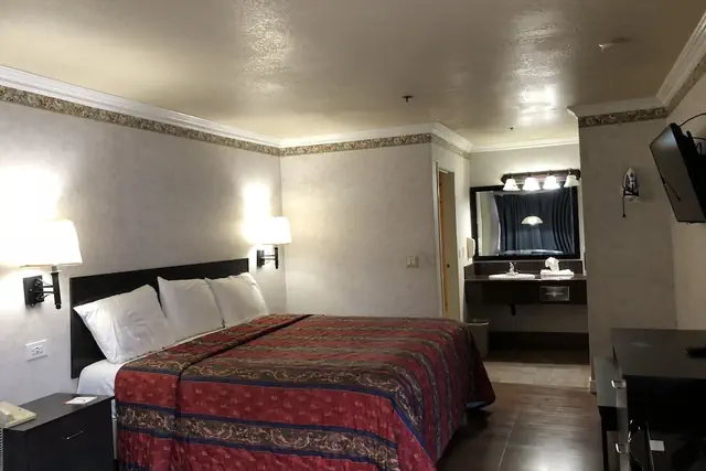 Photo 1 - Travelers Inn