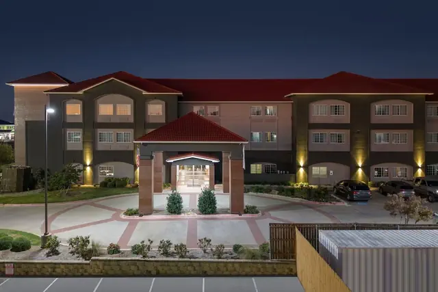 Photo 1 - La Quinta Inn & Suites by Wyndham Woodway - Waco South