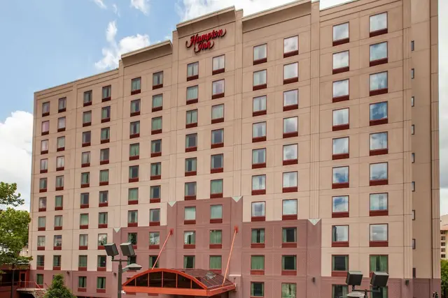 Photo 1 - Hampton Inn New York - LaGuardia Airport