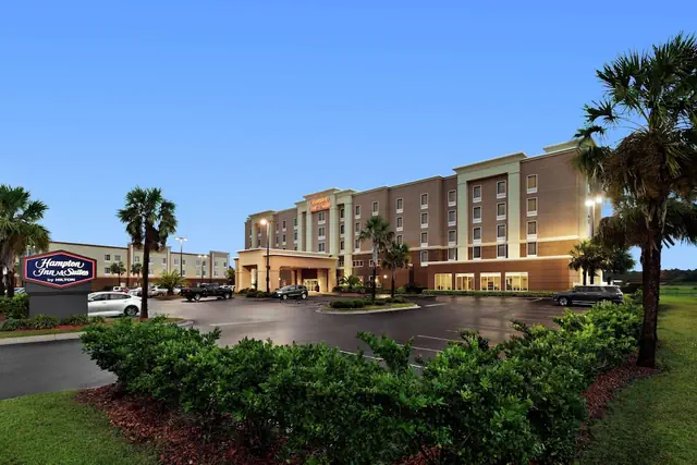Photo 1 - Hampton Inn & Suites Brunswick