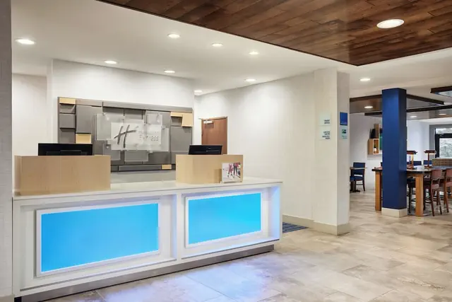 Photo 1 - Holiday Inn Express & Suites Salem by IHG