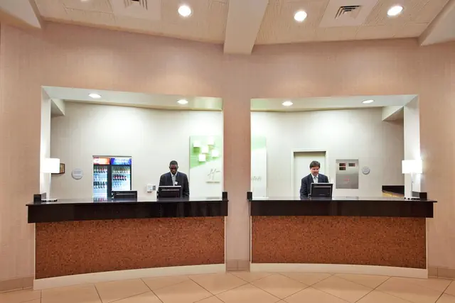 Photo 1 - Holiday Inn New Orleans West Bank Tower by IHG